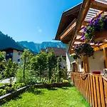 Moroder Haus マイヤーホーフェン